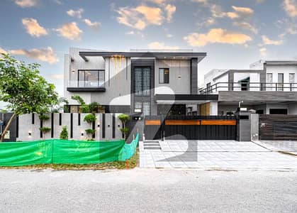 لیک سٹی میڈوز لاہور میں 5 کمروں کا 1 کنال مکان 5.8 کروڑ میں برائے فروخت۔