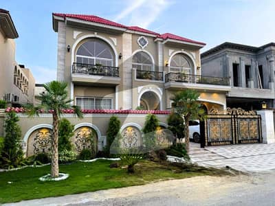 لیک سٹی میڈوز لاہور میں 5 کمروں کا 1 کنال مکان 7.0 کروڑ میں برائے فروخت۔