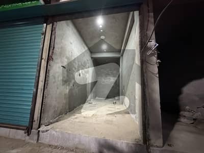 اصغر مال روڈ راولپنڈی میں 2 مرلہ دکان 28.0 ہزار میں کرایہ پر دستیاب ہے۔