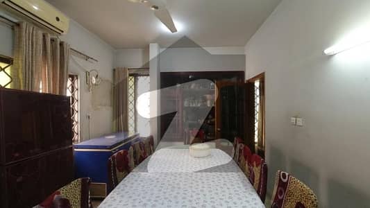 گلشنِ اقبال - بلاک 13 ڈی گلشنِ اقبال,گلشنِ اقبال ٹاؤن,کراچی میں 8 کمروں کا 1 کنال مکان 12.4 کروڑ میں برائے فروخت۔