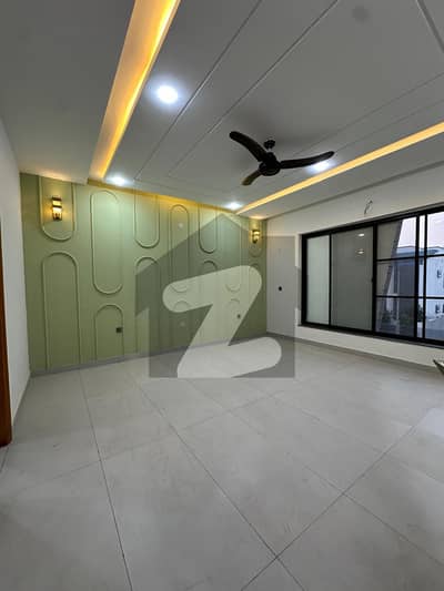 Prime Location In DHA Phase 1 - Sector M House Sized 20 Marla For sale