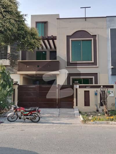 5 Marla House Park facing For Sale In sunflower Block Bahria Nasheman Lahore