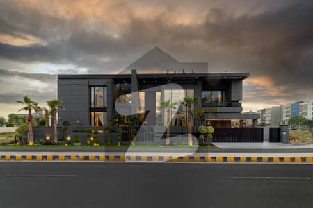 ڈی ایچ اے فیز 6 ڈیفنس (ڈی ایچ اے),لاہور میں 6 کمروں کا 2 کنال مکان 45.0 کروڑ میں برائے فروخت۔