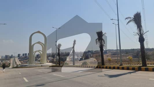 ڈی ایچ اے فیز 5 - سیکٹر ایف ڈی ایچ اے ڈیفینس فیز 5,ڈی ایچ اے ڈیفینس,اسلام آباد میں 4 مرلہ کمرشل پلاٹ 5.25 کروڑ میں برائے فروخت۔