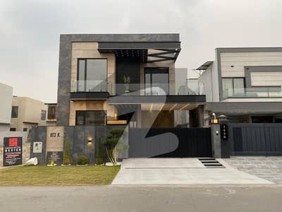 ڈی ایچ اے 9 ٹاؤن ڈیفنس (ڈی ایچ اے),لاہور میں 3 کمروں کا 5 مرلہ مکان 2.38 کروڑ میں برائے فروخت۔