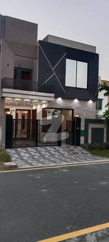 5 Marla Brand New Facing Park House for Rent in Bahria Nasheman