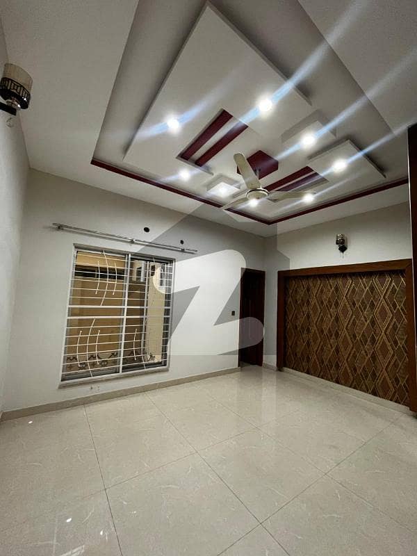 پارک ویو سٹی لاہور میں 4 کمروں کا 5 مرلہ مکان 2.0 کروڑ میں برائے فروخت۔ پارک ویو سٹی لاہور میں 4 کمروں کا 5 مرلہ مکان 2.0 کروڑ میں برائے فروخت۔