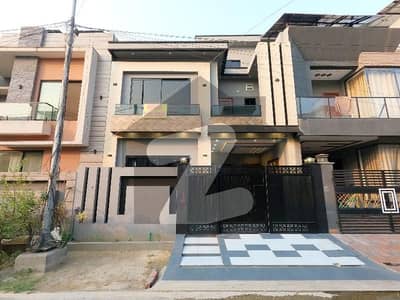 پارک ویو سٹی - ٹوپاز ایکسٹینشن بلاک پارک ویو سٹی,لاہور میں 4 کمروں کا 5 مرلہ مکان 2.35 کروڑ میں برائے فروخت۔