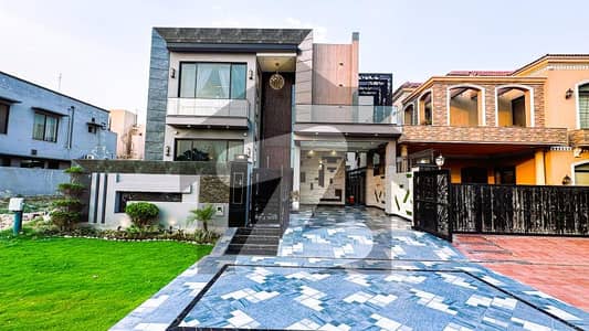 ڈی ایچ اے فیز 7 ڈیفنس (ڈی ایچ اے),لاہور میں 3 کمروں کا 5 مرلہ مکان 2.76 کروڑ میں برائے فروخت۔