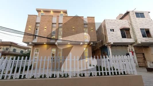 آئی ۔ 9 اسلام آباد میں 12 مرلہ عمارت 8.3 کروڑ میں برائے فروخت۔