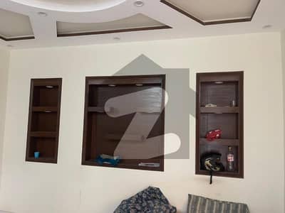 علامہ اقبال ٹاؤن لاہور میں 4 کمروں کا 10 مرلہ مکان 1.2 لاکھ میں کرایہ پر دستیاب ہے۔