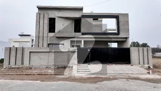 Grey Structure 1 Kanal House Available In Chinar Bagh - Shaheen Block For sale