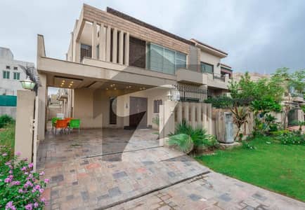 Near Jalal Sons Slightly Used 10 Marla House For Sale at Prime Location Near Jalal Sons Slightly Used 10 Marla House For Sale at Prime Location