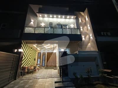 5 Marla luxurious brand new house