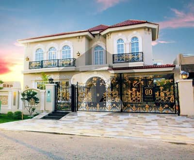 1 Kanal Adorable Bungalow On Top Location For Sale In DHA Phase 7 Lahore