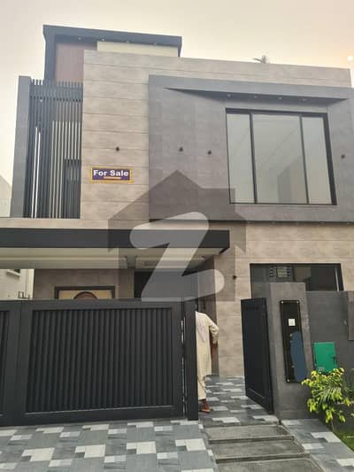 10 Marla House for Sale Takbeer Block