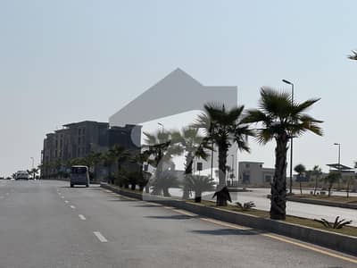 بحریہ ٹاؤن فیز 8 بحریہ ٹاؤن راولپنڈی,راولپنڈی میں 10 مرلہ رہائشی پلاٹ 1.25 کروڑ میں برائے فروخت۔