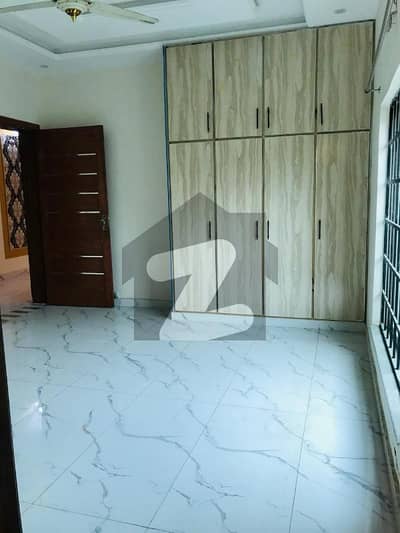 ایڈن بولیوارڈ ہاؤسنگ سکیم کالج روڈ,لاہور میں 2 کمروں کا 5 مرلہ زیریں پورشن 45.0 ہزار میں کرایہ پر دستیاب ہے۔