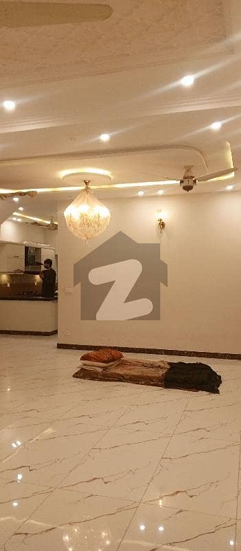 10MARLA UPPER PORTION FOR RENT NAWAB TOWN