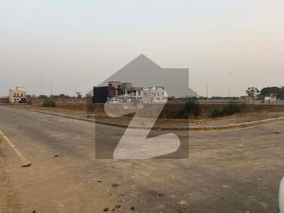FACING PARK PLOT NO 845 FOR SALE IN ALAMGIR BLOCK BAHRIA TOWN LAHORE.