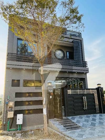 Prime Location 5 Marla House For sale Available In Eminabad More