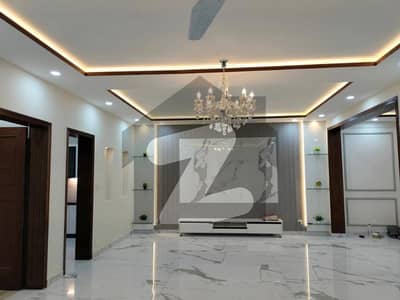 ایف ۔ 11 اسلام آباد میں 6 کمروں کا 1 کنال مکان 7.0 لاکھ میں کرایہ پر دستیاب ہے۔