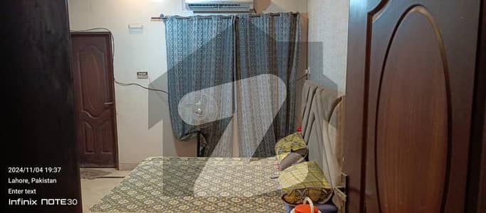 علامہ اقبال ٹاؤن لاہور میں 3 کمروں کا 10 مرلہ بالائی پورشن 60.0 ہزار میں کرایہ پر دستیاب ہے۔