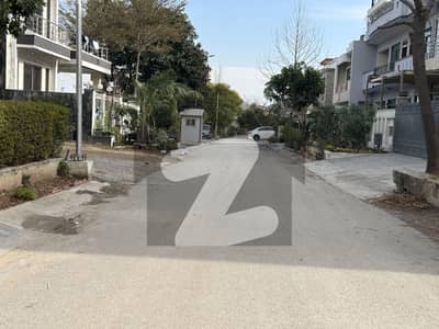 10 Marla Plot For sale