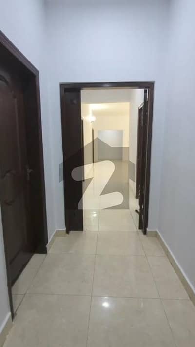 Gurond Floor 3 Bed Room Apartments For Rent in Askari 11