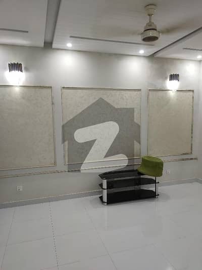 پیراگون سٹی لاہور میں 3 کمروں کا 4 مرلہ مکان 1.95 کروڑ میں برائے فروخت۔