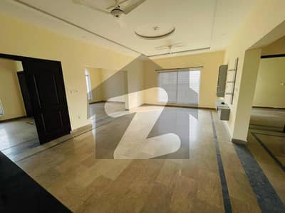 1 KANAL BEAUTIFUL UPPER PORTION AVAILABLE FOR RENT IN IEP TOWN
