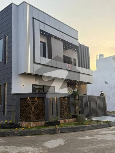 سٹی ہاؤسنگ سوسائٹی سیالکوٹ میں 4 کمروں کا 6 مرلہ مکان 3.2 کروڑ میں برائے فروخت۔