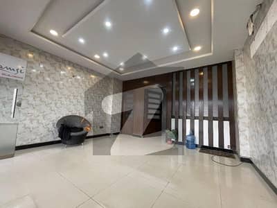 بحریہ انکلیو - سیکٹر سی بحریہ انکلیو,بحریہ ٹاؤن,اسلام آباد میں 1 کمرے کا 3 مرلہ دکان 2.5 کروڑ میں برائے فروخت۔