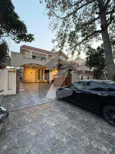 Original Pictures 1 Kanal Slightly Used Full Basement Fully Furnished House