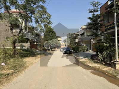جی ۔ 16/4 جی ۔ 16,اسلام آباد میں 12 مرلہ رہائشی پلاٹ 2.0 کروڑ میں برائے فروخت۔