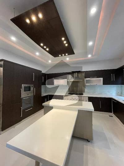 ڈی ایچ اے فیز 5 - بلاک کے فیز 5,ڈیفنس (ڈی ایچ اے),لاہور میں 5 کمروں کا 1 کنال مکان 2.5 لاکھ میں کرایہ پر دستیاب ہے۔