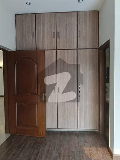 HOUSE FOR REN SEPARATE GATE UPPER PORTION ONE KANAL