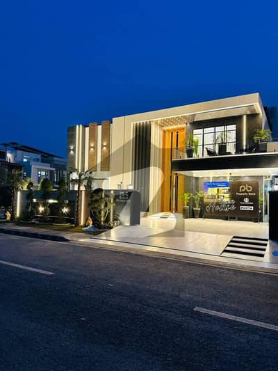 رائل آرچرڈ - بلاک اے رائل آرچرڈ,ملتان پبلک سکول روڈ,ملتان میں 6 کمروں کا 1 کنال مکان 10.5 کروڑ میں برائے فروخت۔