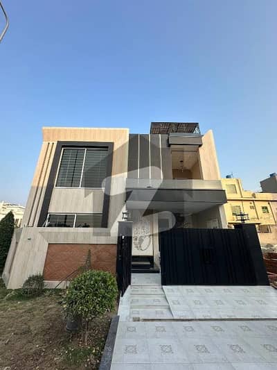 07 Marla Brand New House For Sale Available in Lake City Lahore 07 Marla Brand New House For Sale Available in Lake City Lahore