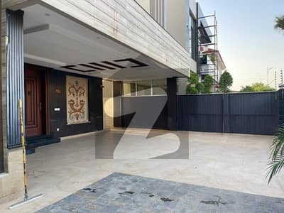 1 Kanal 6beds Stunning House For Rent Phase 5 DHA Lahore