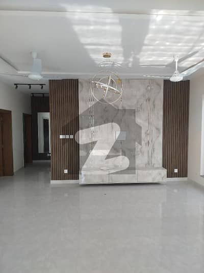 ڈی ایچ اے ڈیفینس فیز 5 ڈی ایچ اے ڈیفینس,اسلام آباد میں 6 کمروں کا 1 کنال مکان 2.9 لاکھ میں کرایہ پر دستیاب ہے۔