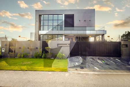 ڈی ایچ اے فیز 7 ڈیفنس (ڈی ایچ اے),لاہور میں 5 کمروں کا 1 کنال مکان 4.25 لاکھ میں کرایہ پر دستیاب ہے۔