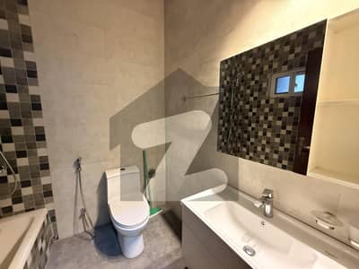 8 MARLA GOOD CONDITION LOWER PORTION AVAILABLE FOR RENT - WITH GAS