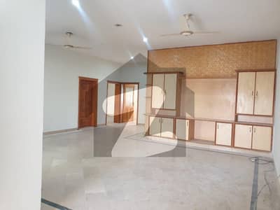 ای ۔ 11/2 ای ۔ 11,اسلام آباد میں 4 کمروں کا 1 کنال بالائی پورشن 2.0 لاکھ میں کرایہ پر دستیاب ہے۔