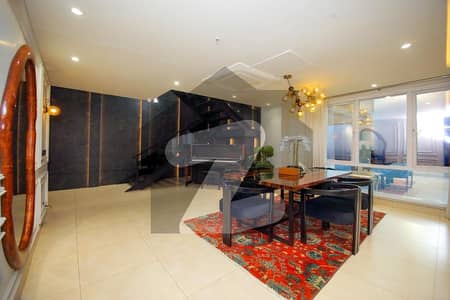 گولڈ کریسٹ مال اینڈ ریزیڈینسی ڈی ایچ اے فیز 4,ڈی ایچ اے ڈیفینس,لاہور میں 3 کمروں کا 8 مرلہ فلیٹ 5.5 لاکھ میں کرایہ پر دستیاب ہے۔