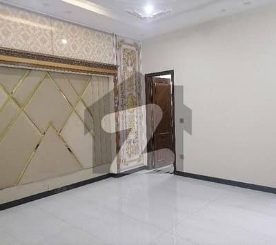 جوہر ٹاؤن فیز 2 - بلاک ایچ3 جوہر ٹاؤن فیز 2,جوہر ٹاؤن,لاہور میں 5 کمروں کا 12 مرلہ مکان 6.5 کروڑ میں برائے فروخت۔