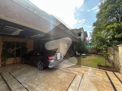 بحریہ ٹاؤن فیز 2 بحریہ ٹاؤن راولپنڈی,راولپنڈی میں 5 کمروں کا 1 کنال مکان 6.65 کروڑ میں برائے فروخت۔