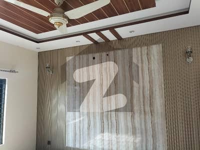 گرین ایوینیو ہاؤسنگ سوسائٹی کینٹ,لاہور میں 3 کمروں کا 10 مرلہ بالائی پورشن 75.0 ہزار میں کرایہ پر دستیاب ہے۔