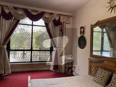 جی ۔ 6 اسلام آباد میں 5 کمروں کا 10 مرلہ مکان 9.25 کروڑ میں برائے فروخت۔