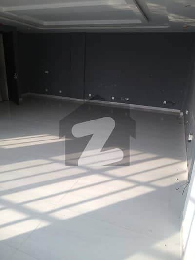 ڈی ایچ اے فیز 6 - سی سی 2 بلاک ڈی ایچ اے فیز 6,ڈیفنس (ڈی ایچ اے),لاہور میں 1 کمرے کا 4 مرلہ دفتر 70.0 ہزار میں کرایہ پر دستیاب ہے۔